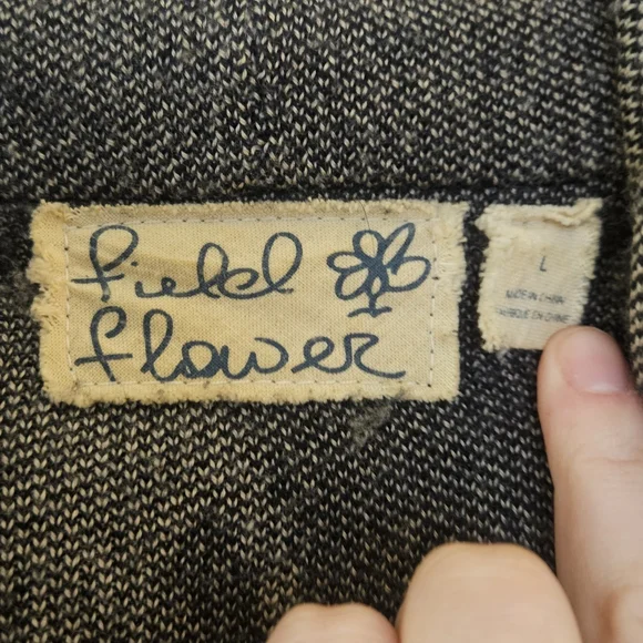 Field Flower Black and Cream Horse Sweater L - Picture 3 of 3